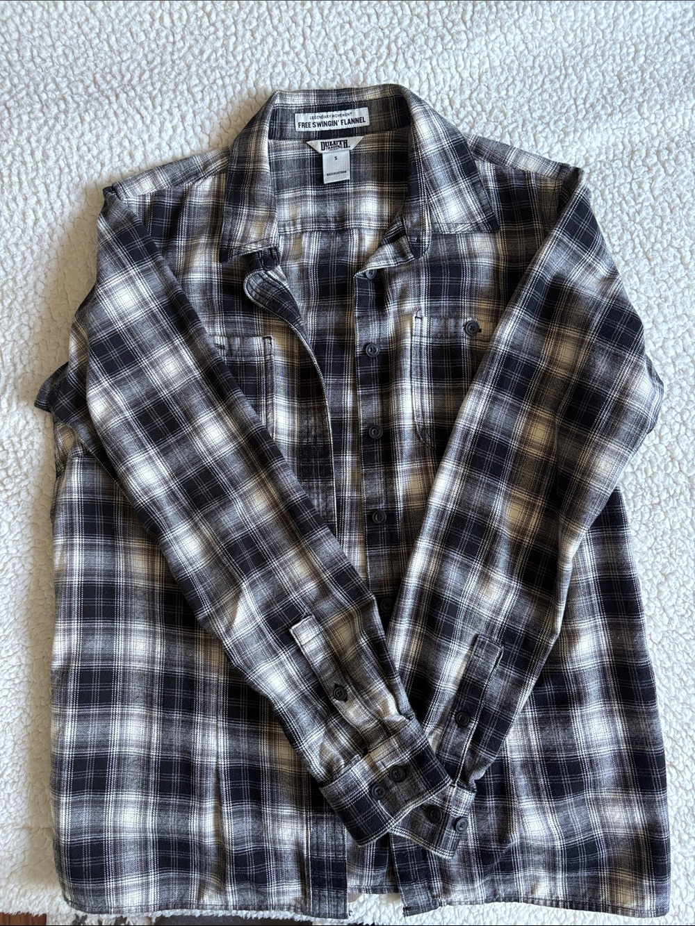Duluth Trading Company Women's Black and Grey Shirt - Picture 3 of 4